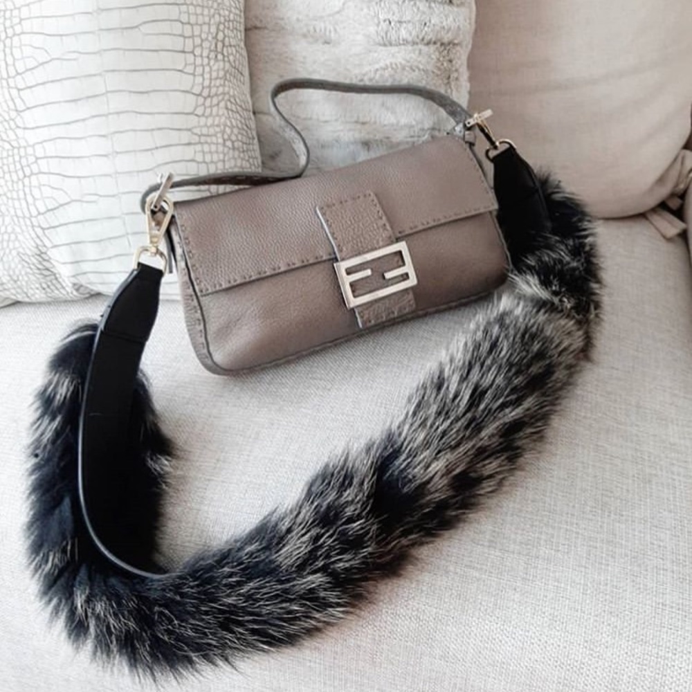 ❌ SOLD FAST❌😘 Fendi signature Baguette bag